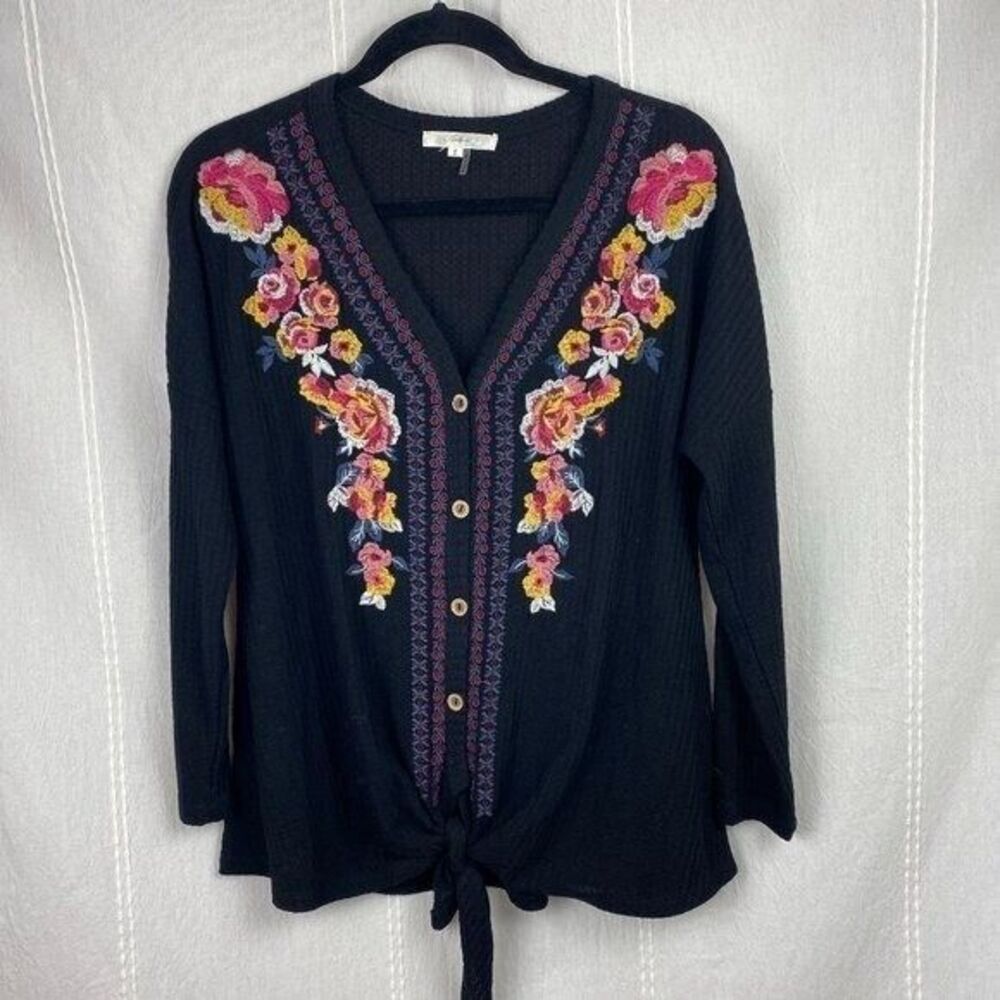 Andree by Unit Black Embroidered‎ Waffle Knit Embroidered Top Small